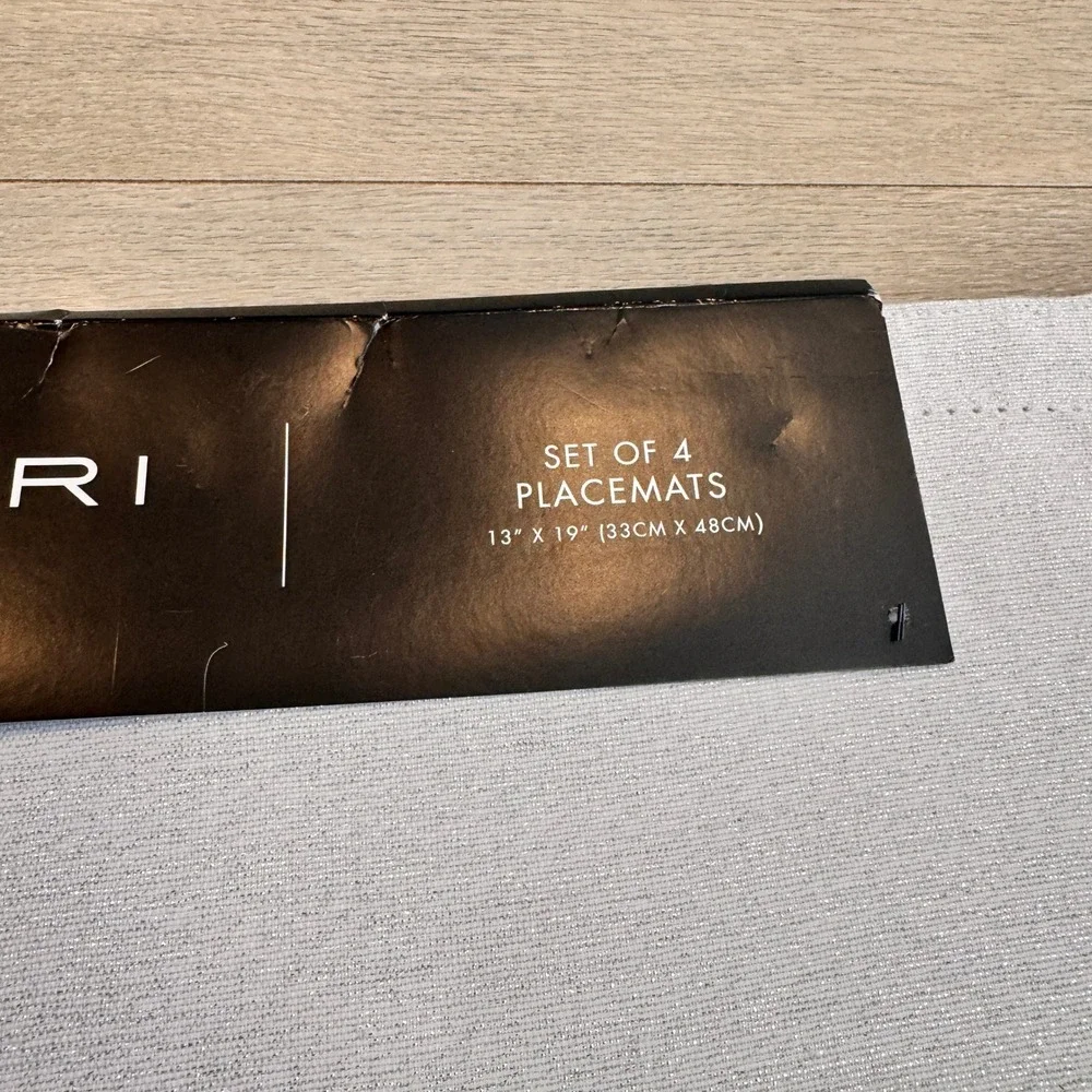 Tahari Home Set of 4 Placemats Light Gray Metallic Dining Table Decor 13 x 19 in